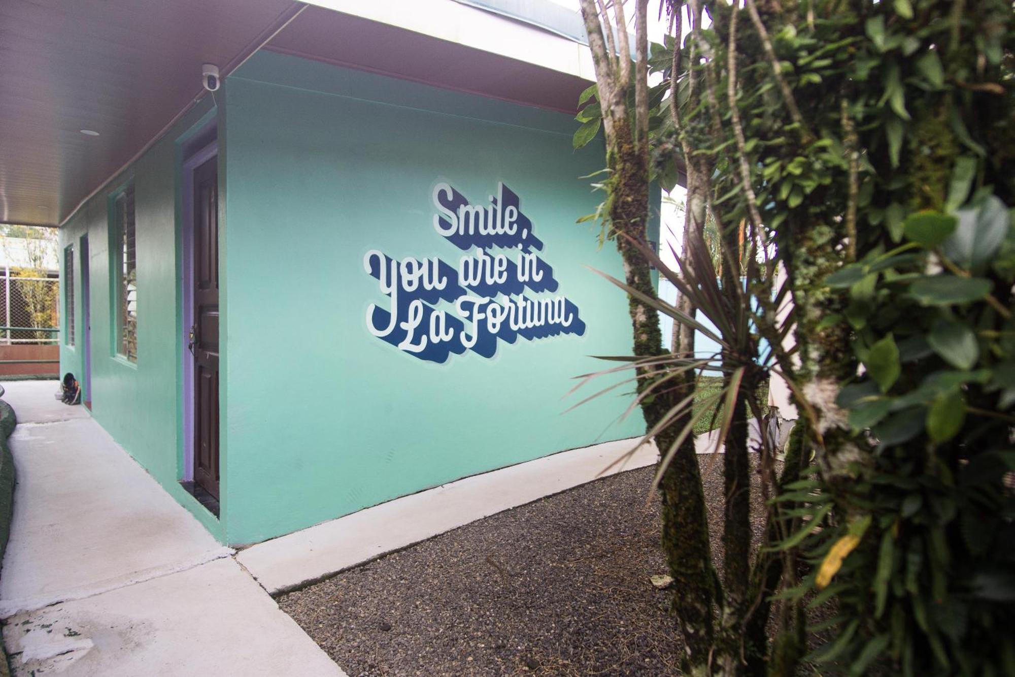 Pura Vibra Hostel La Fortuna المظهر الخارجي الصورة