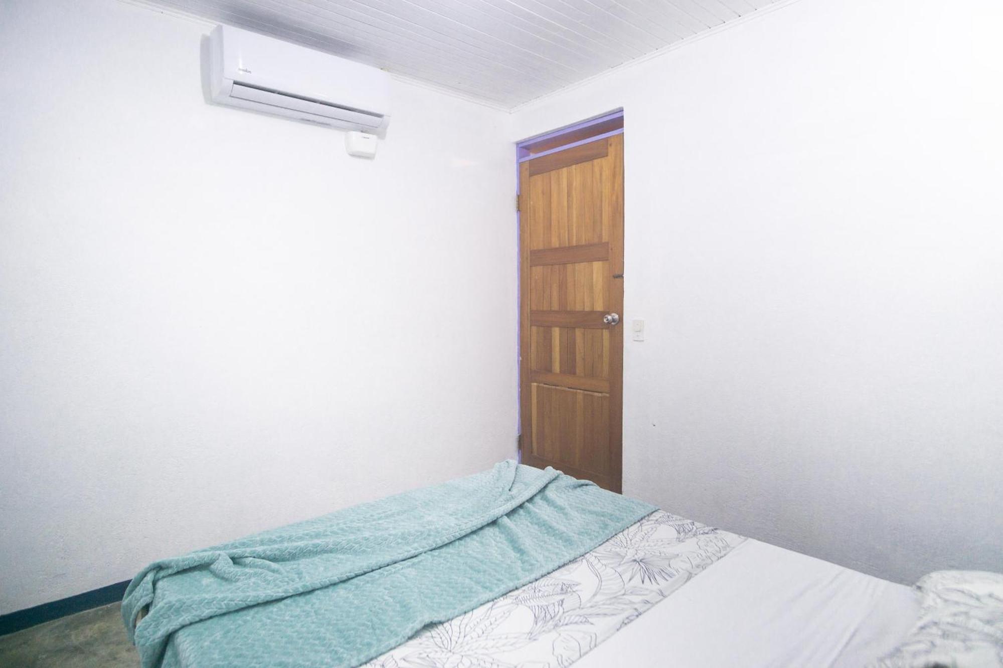 Pura Vibra Hostel La Fortuna الغرفة الصورة